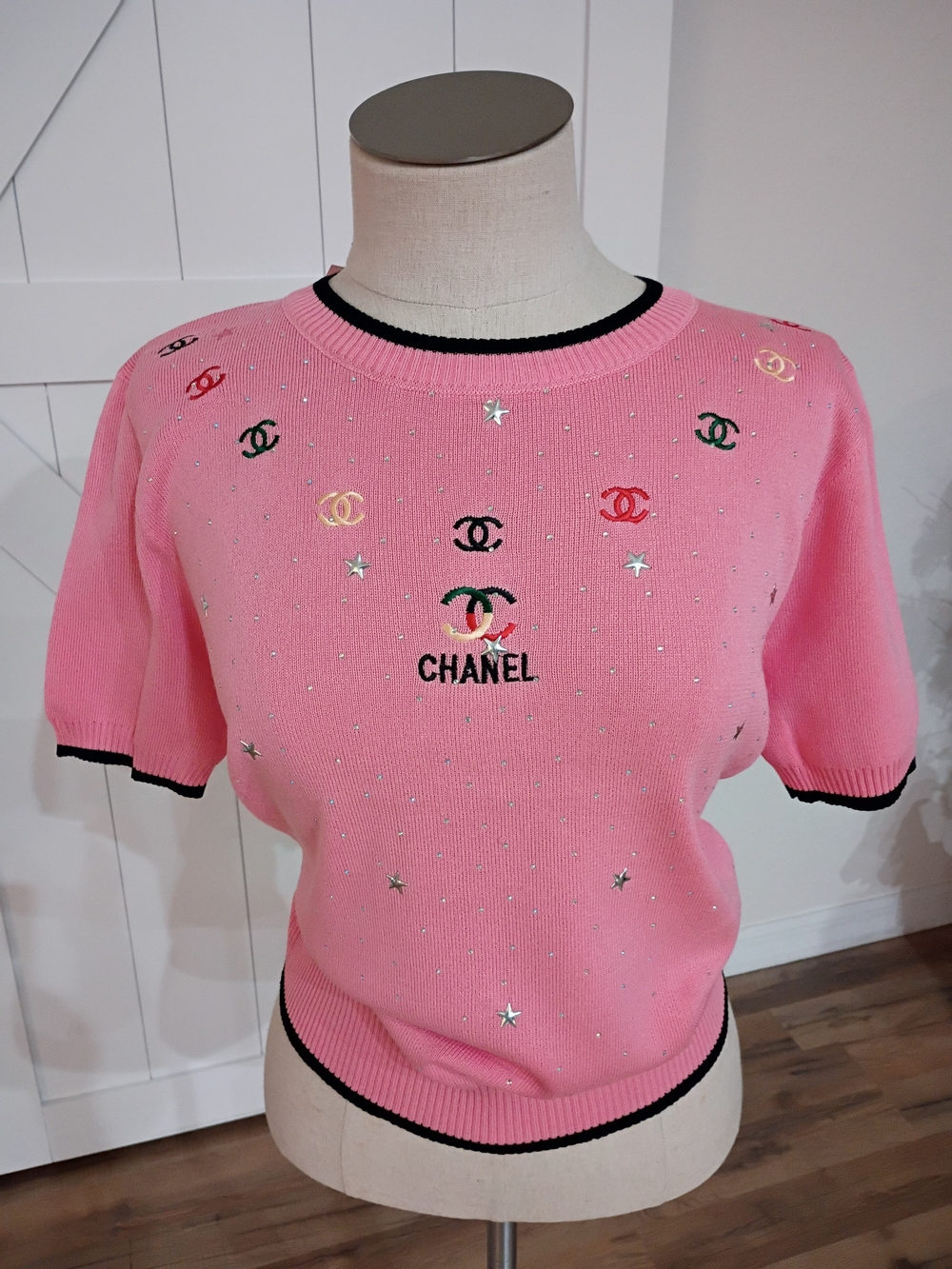 CC BOUTIQUE  Pink Short-Sleeve Embellished Logo Sweater NWT!